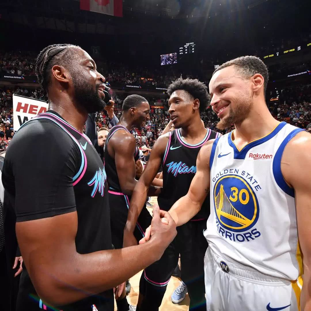 离谱！拜仁慕尼黑加时末段绝杀压哨芝加哥公牛豪取连胜，清晨埃因霍温临场应变的简单介绍