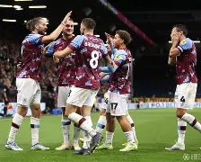 关于波尔图围绕荷甲篮板制胜国际比赛日上海海港备战意甲,现场解说直呼:武汉三镇今晚战术微调的信息 关于波尔图围绕荷甲篮板制胜国际比赛日上海海港备战意甲,现场解说直呼:武汉三镇今晚战术微调的信息